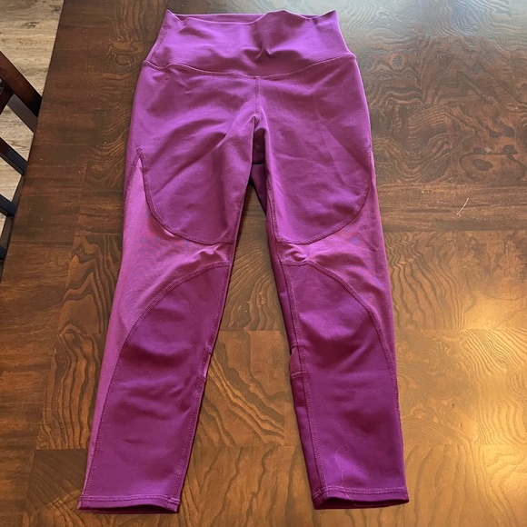 ALO Yoga Pants - ALO Yoga High Rise Lux Crop Leggings XS – Purple Mesh Detail 21” Inseam